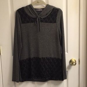 Hooded knit top w/lace details. Large, EUC
